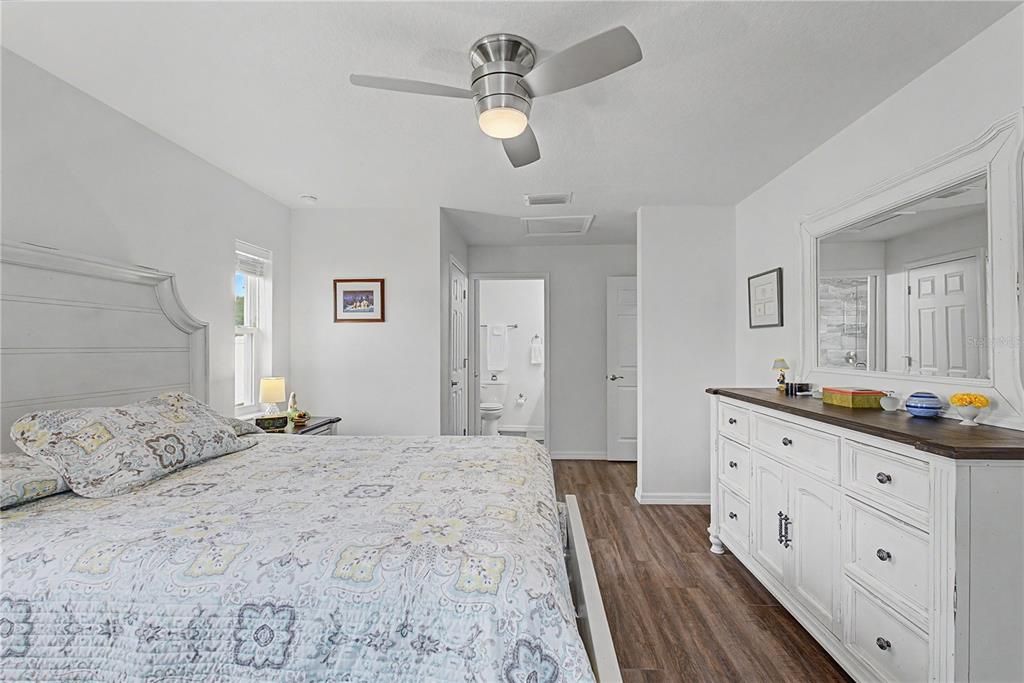 For Sale: $349,000 (3 beds, 2 baths, 1218 Square Feet)