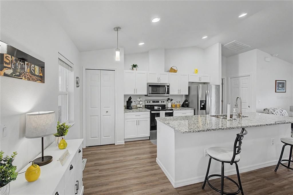 For Sale: $349,000 (3 beds, 2 baths, 1218 Square Feet)