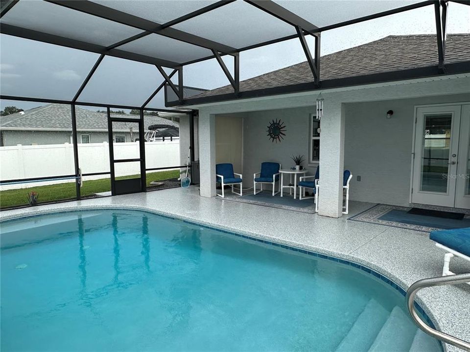 For Sale: $349,000 (3 beds, 2 baths, 1218 Square Feet)