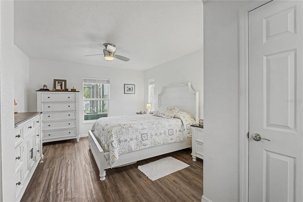 For Sale: $349,000 (3 beds, 2 baths, 1218 Square Feet)