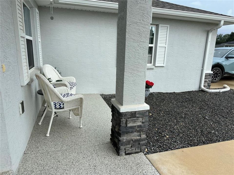 For Sale: $349,000 (3 beds, 2 baths, 1218 Square Feet)