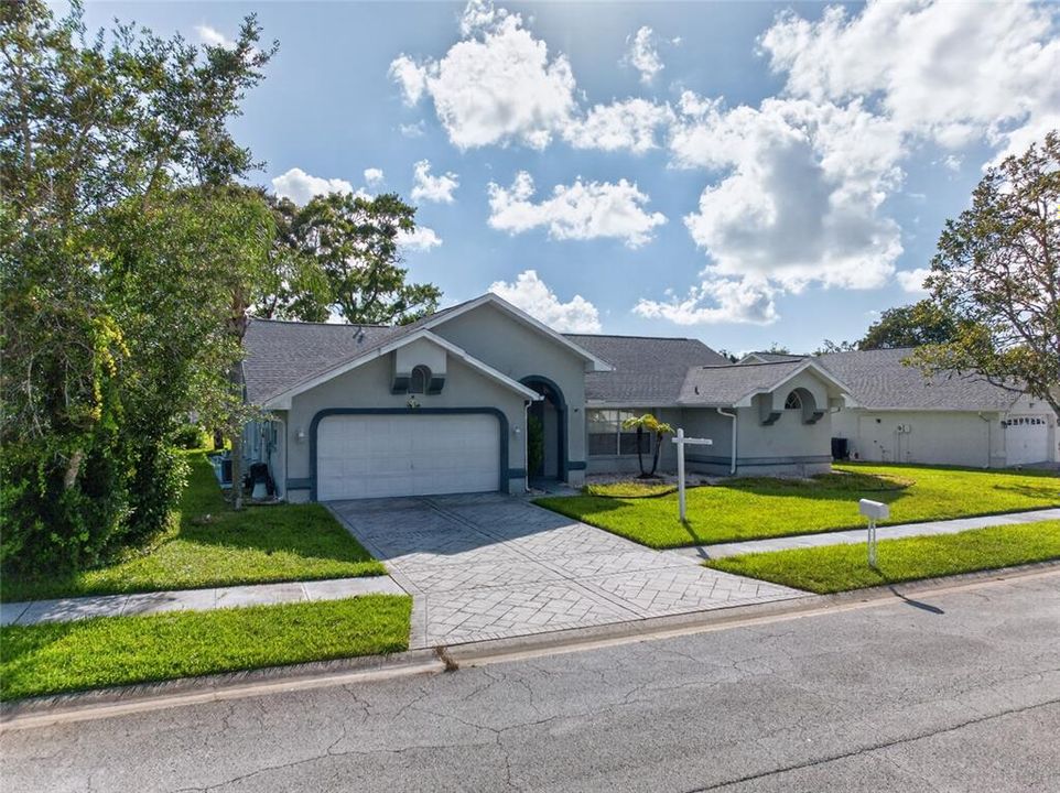 For Sale: $399,000 (3 beds, 2 baths, 1973 Square Feet)