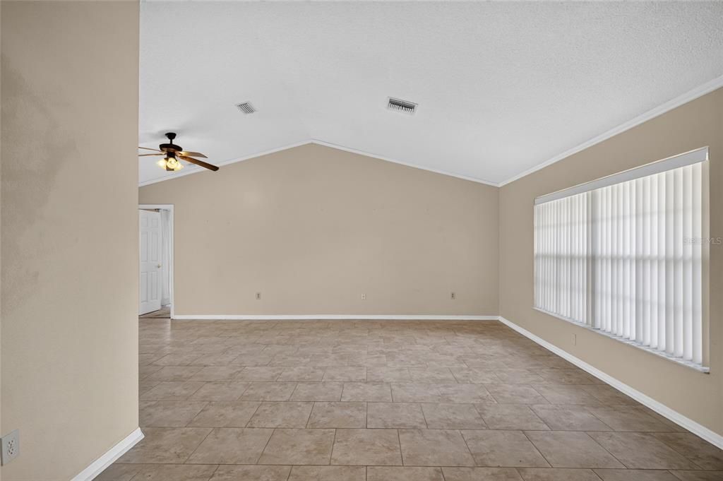 For Sale: $399,000 (3 beds, 2 baths, 1973 Square Feet)