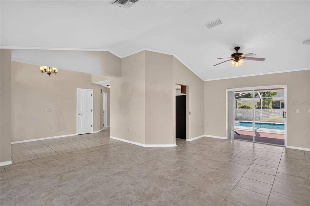 For Sale: $399,000 (3 beds, 2 baths, 1973 Square Feet)