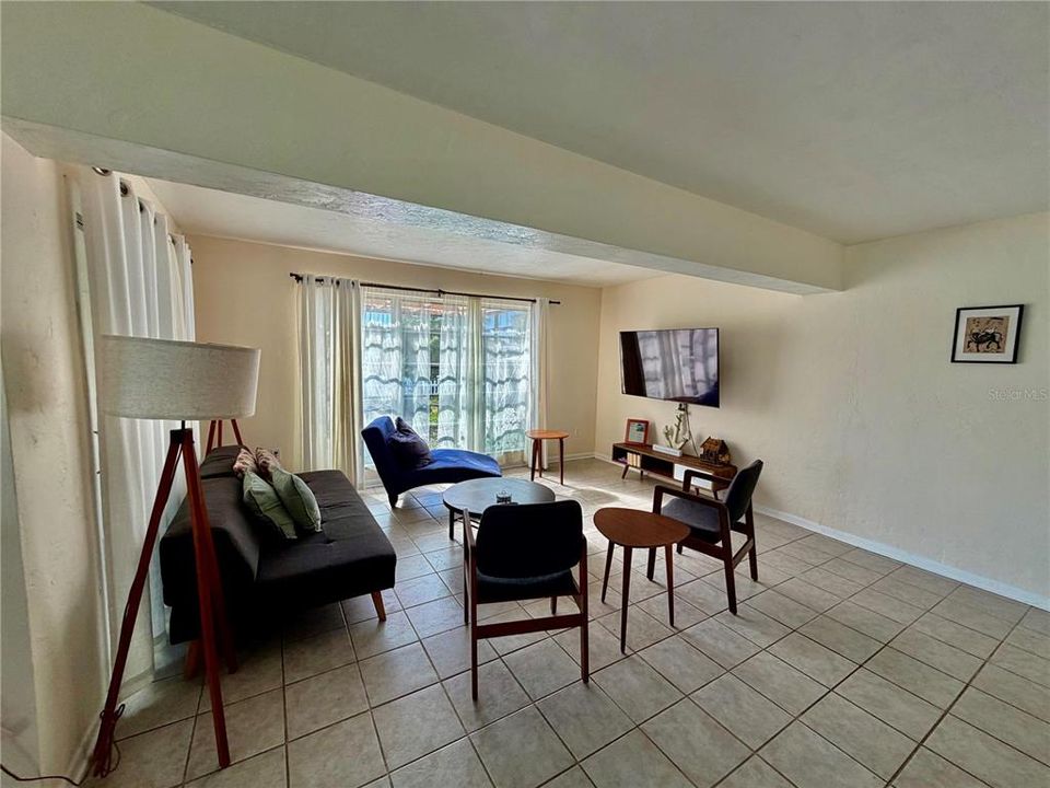 For Sale: $300,000 (3 beds, 2 baths, 1537 Square Feet)