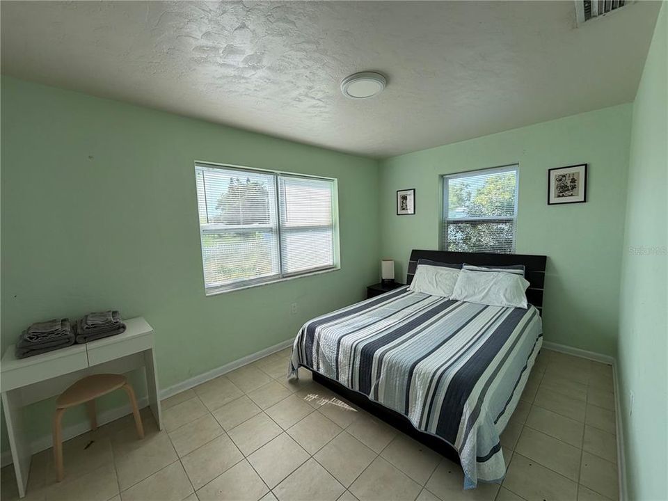 For Sale: $300,000 (3 beds, 2 baths, 1537 Square Feet)