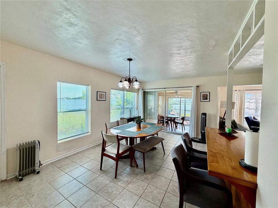 For Sale: $300,000 (3 beds, 2 baths, 1537 Square Feet)