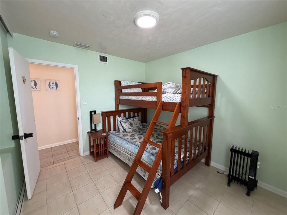 For Sale: $300,000 (3 beds, 2 baths, 1537 Square Feet)