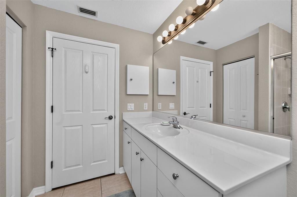 For Sale: $449,900 (3 beds, 2 baths, 2392 Square Feet)