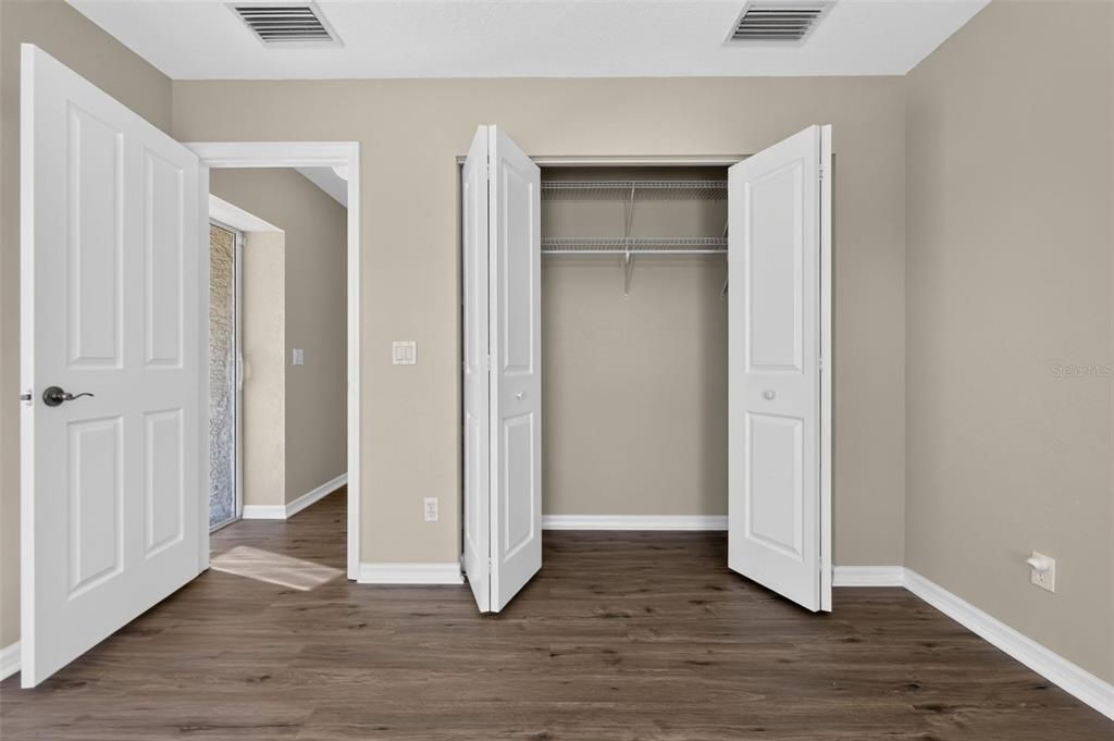 For Sale: $449,900 (3 beds, 2 baths, 2392 Square Feet)