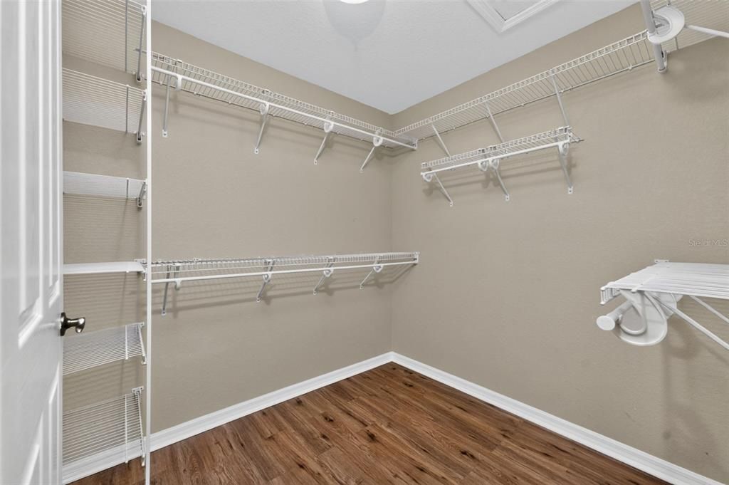 For Sale: $449,900 (3 beds, 2 baths, 2392 Square Feet)