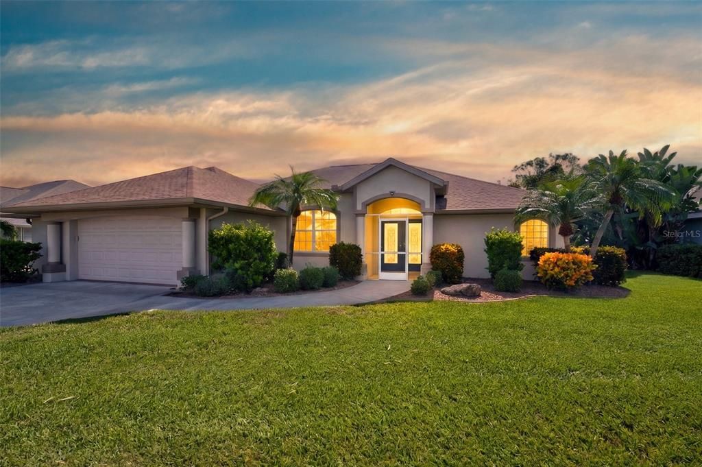 For Sale: $449,900 (3 beds, 2 baths, 2392 Square Feet)