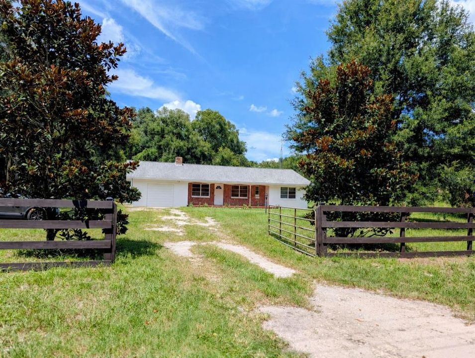 For Sale: $479,000 (3 beds, 2 baths, 1467 Square Feet)