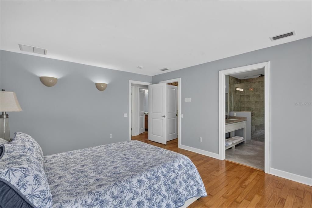 For Sale: $725,000 (4 beds, 3 baths, 3938 Square Feet)