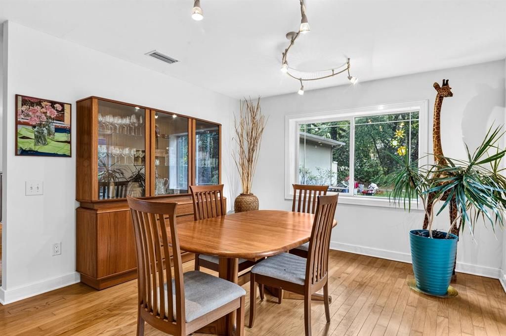 For Sale: $725,000 (4 beds, 3 baths, 3938 Square Feet)