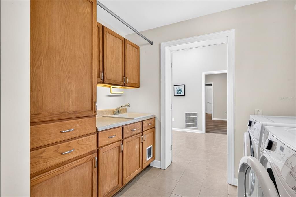 For Sale: $725,000 (4 beds, 3 baths, 3938 Square Feet)