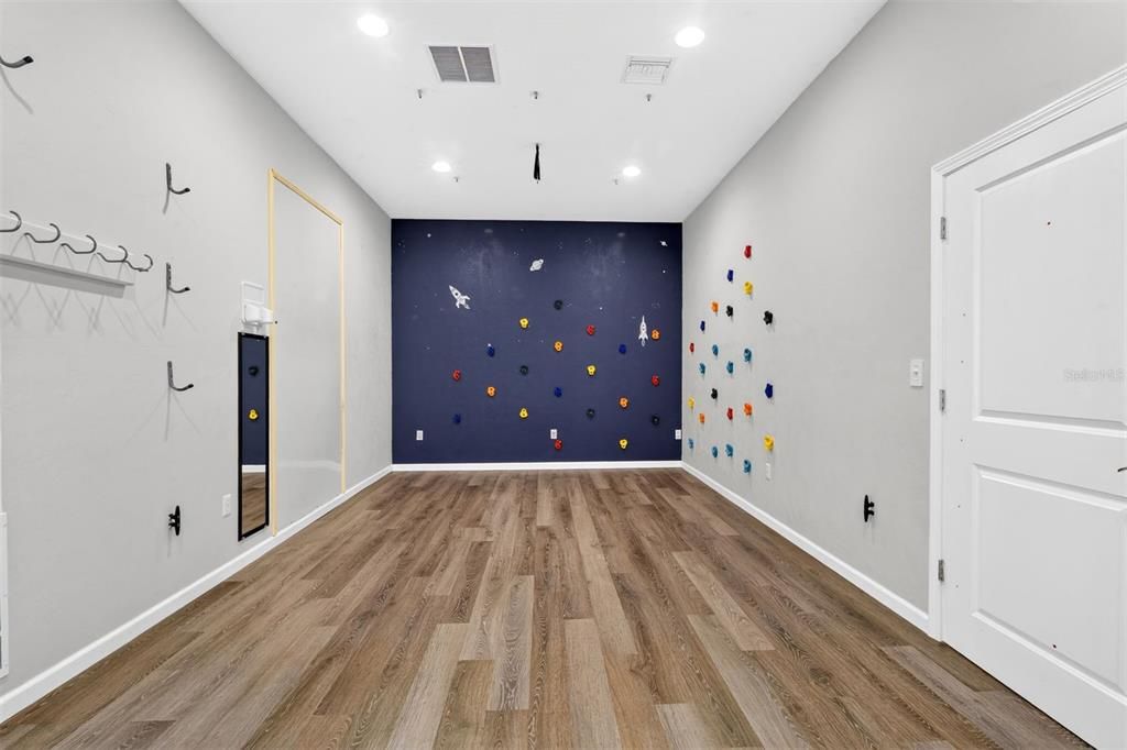 For Sale: $725,000 (4 beds, 3 baths, 3938 Square Feet)