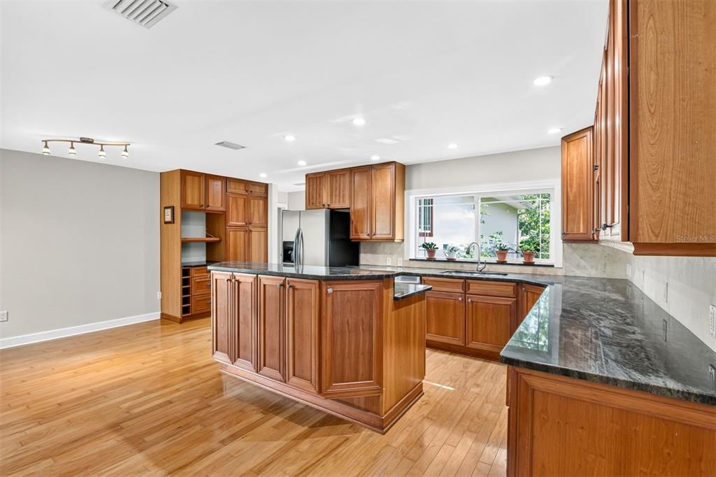 For Sale: $725,000 (4 beds, 3 baths, 3938 Square Feet)