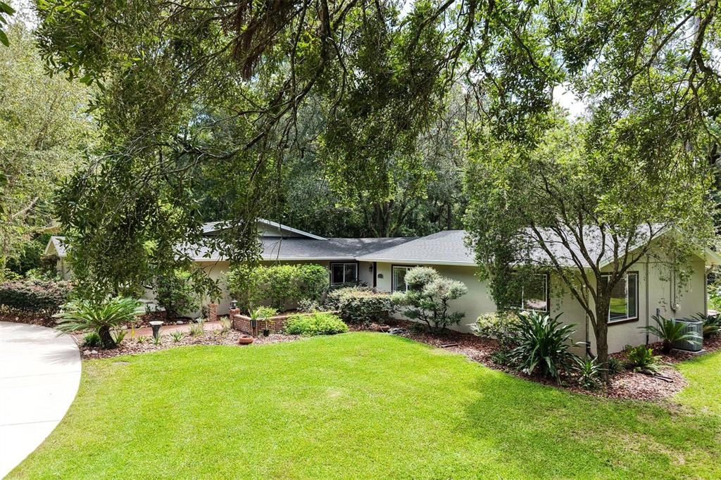 For Sale: $725,000 (4 beds, 3 baths, 3938 Square Feet)