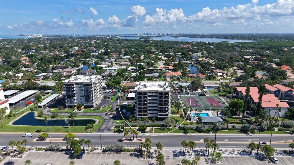 For Sale: $899,900 (2 beds, 2 baths, 1204 Square Feet)