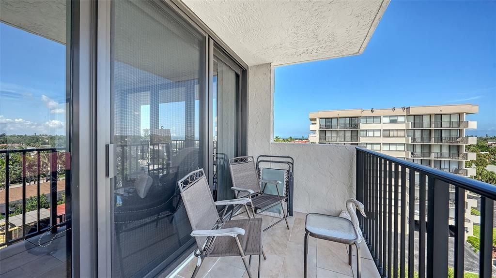For Sale: $899,900 (2 beds, 2 baths, 1204 Square Feet)