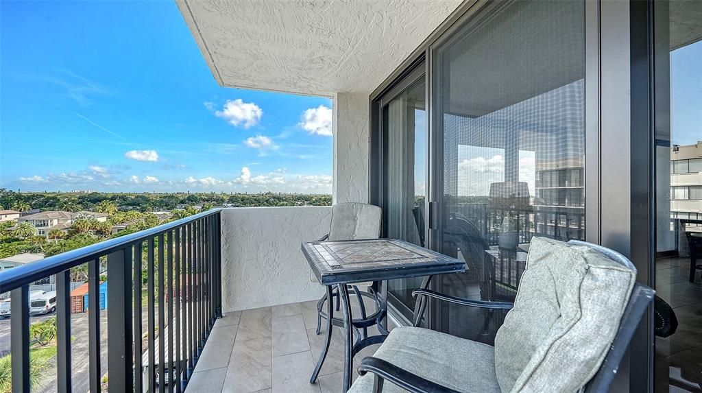 For Sale: $899,900 (2 beds, 2 baths, 1204 Square Feet)