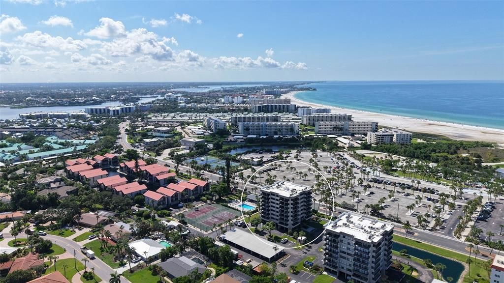 For Sale: $899,900 (2 beds, 2 baths, 1204 Square Feet)