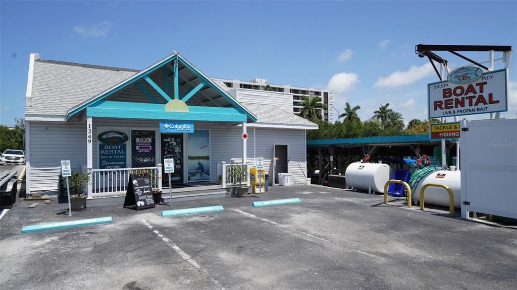 For Sale: $899,900 (2 beds, 2 baths, 1204 Square Feet)