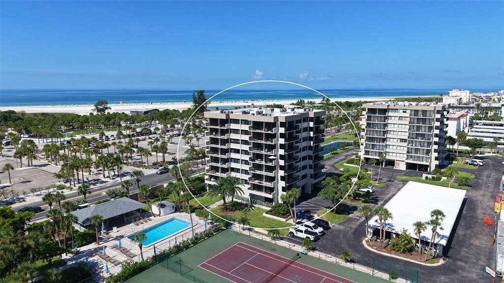 For Sale: $899,900 (2 beds, 2 baths, 1204 Square Feet)