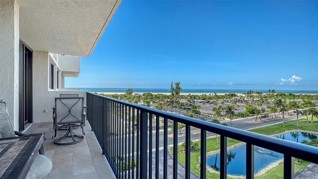 For Sale: $899,900 (2 beds, 2 baths, 1204 Square Feet)