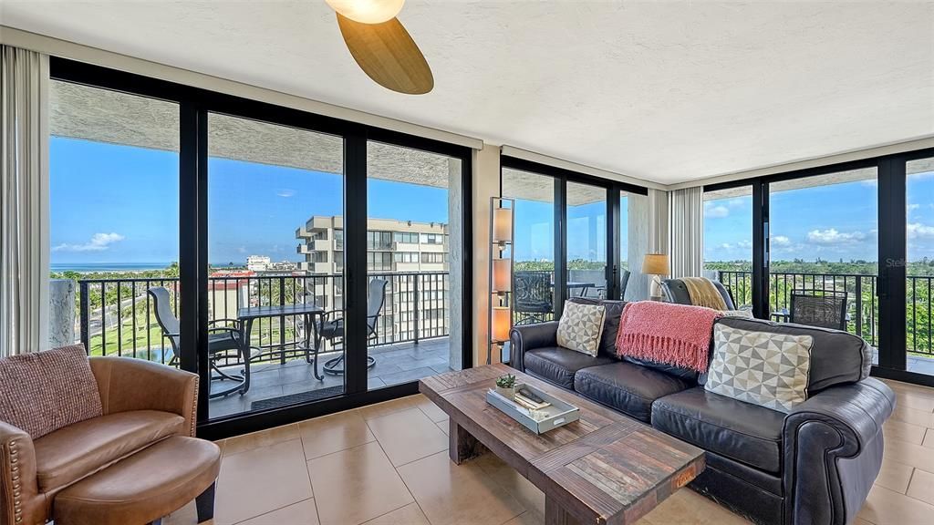 For Sale: $899,900 (2 beds, 2 baths, 1204 Square Feet)