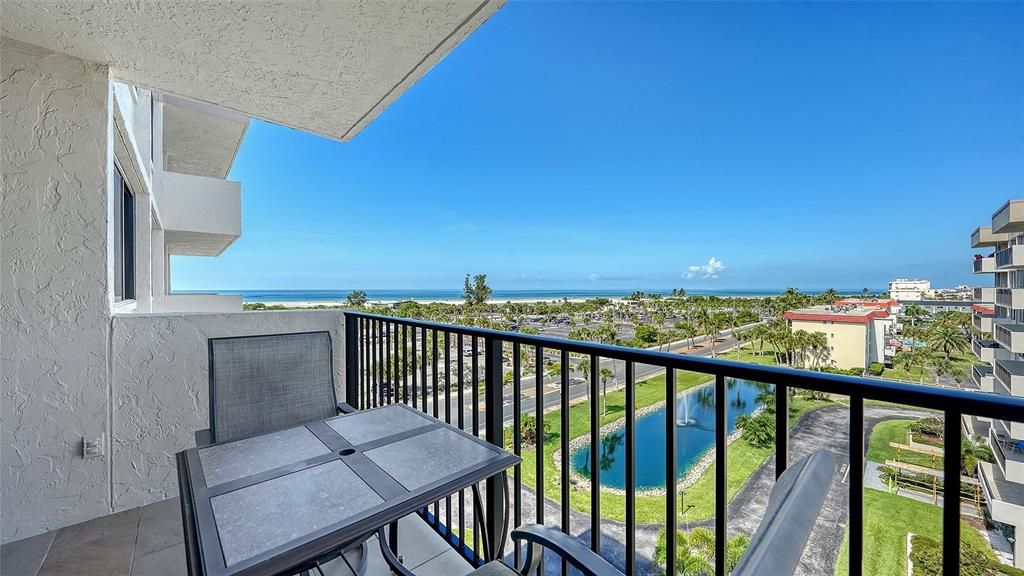 For Sale: $899,900 (2 beds, 2 baths, 1204 Square Feet)