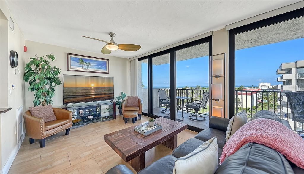 For Sale: $899,900 (2 beds, 2 baths, 1204 Square Feet)
