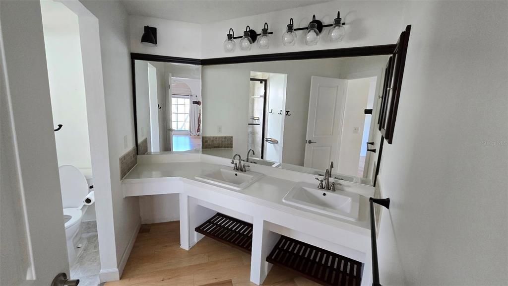 For Rent: $2,275 (3 beds, 2 baths, 1468 Square Feet)