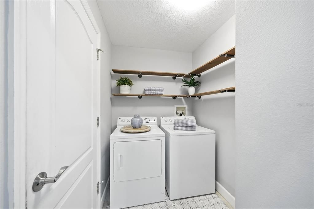 For Sale: $350,000 (3 beds, 2 baths, 1440 Square Feet)