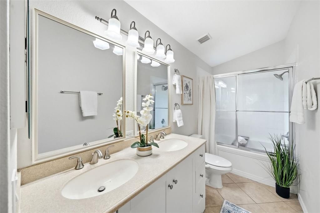 For Sale: $350,000 (3 beds, 2 baths, 1440 Square Feet)