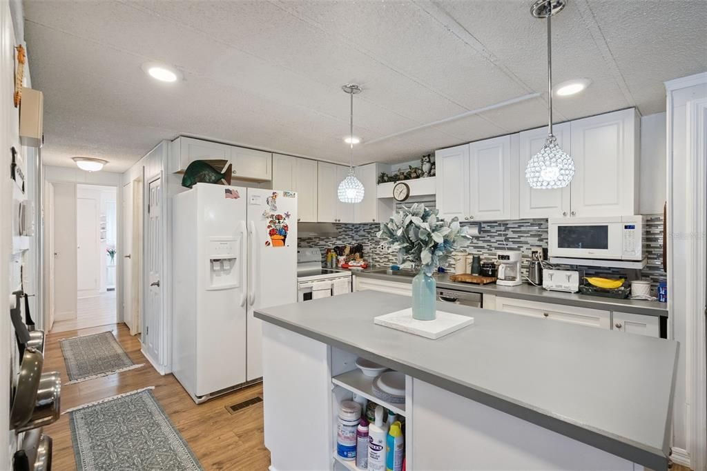 For Sale: $449,000 (4 beds, 2 baths, 1776 Square Feet)