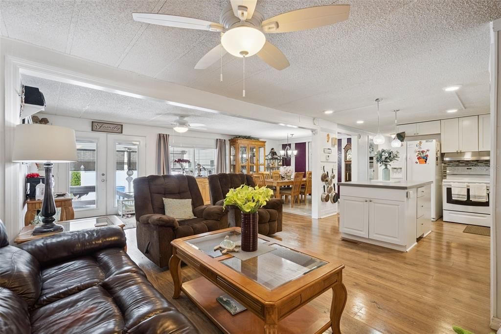 For Sale: $449,000 (4 beds, 2 baths, 1776 Square Feet)