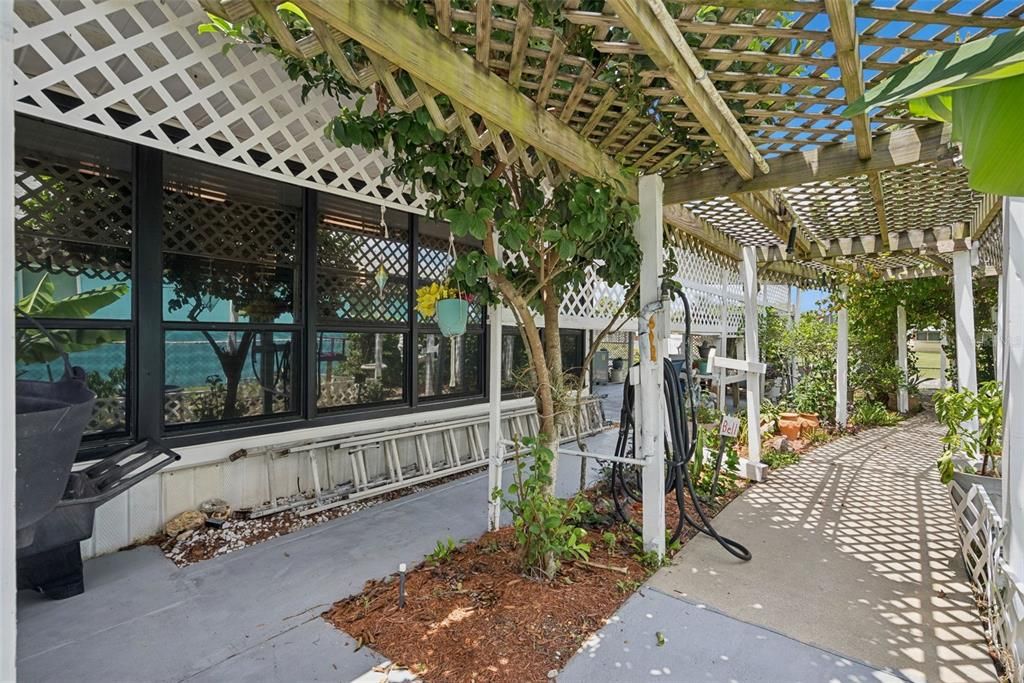 For Sale: $449,000 (4 beds, 2 baths, 1776 Square Feet)