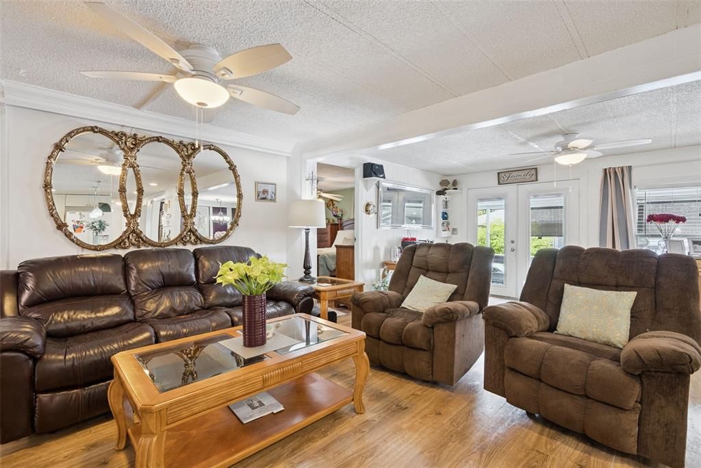For Sale: $449,000 (4 beds, 2 baths, 1776 Square Feet)