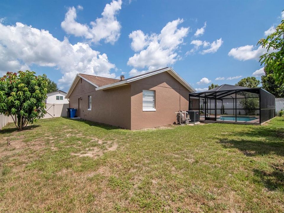 For Sale: $417,000 (4 beds, 2 baths, 1937 Square Feet)