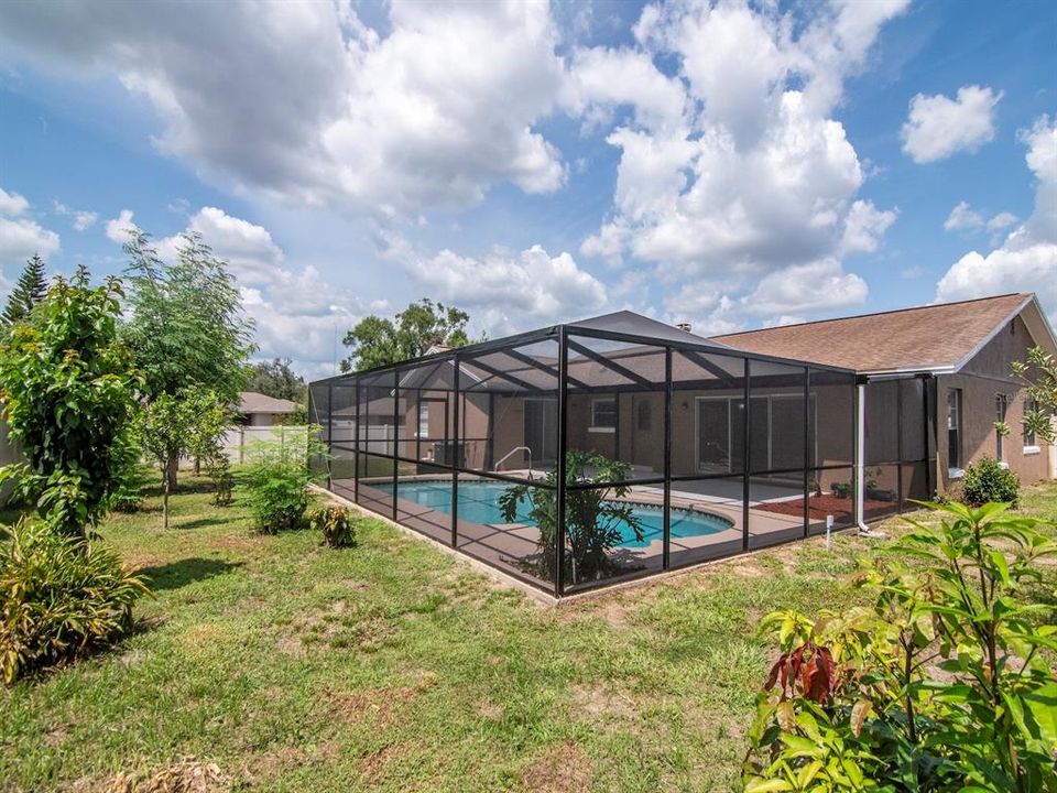 For Sale: $417,000 (4 beds, 2 baths, 1937 Square Feet)