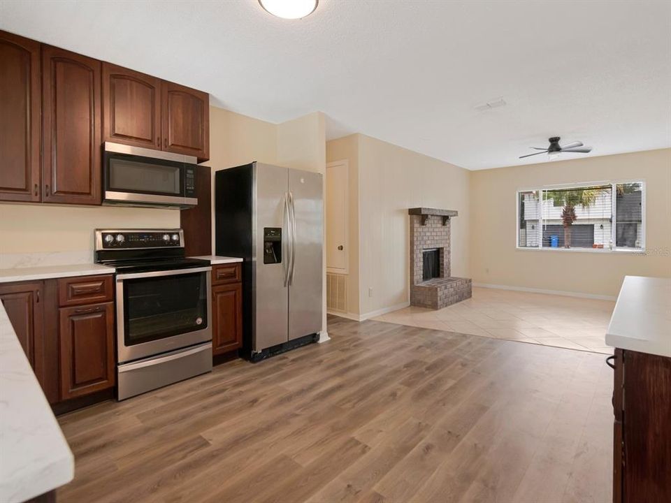 For Sale: $417,000 (4 beds, 2 baths, 1937 Square Feet)