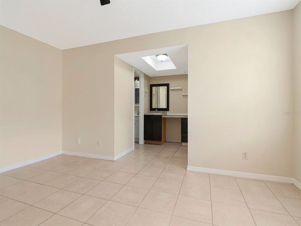 For Sale: $417,000 (4 beds, 2 baths, 1937 Square Feet)
