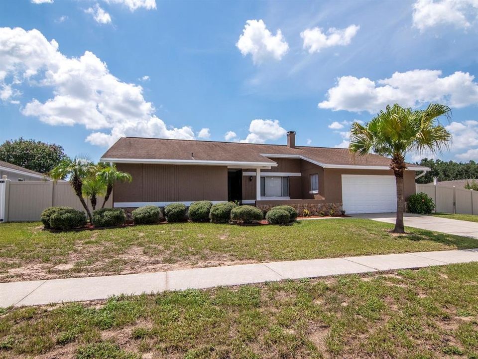 For Sale: $417,000 (4 beds, 2 baths, 1937 Square Feet)
