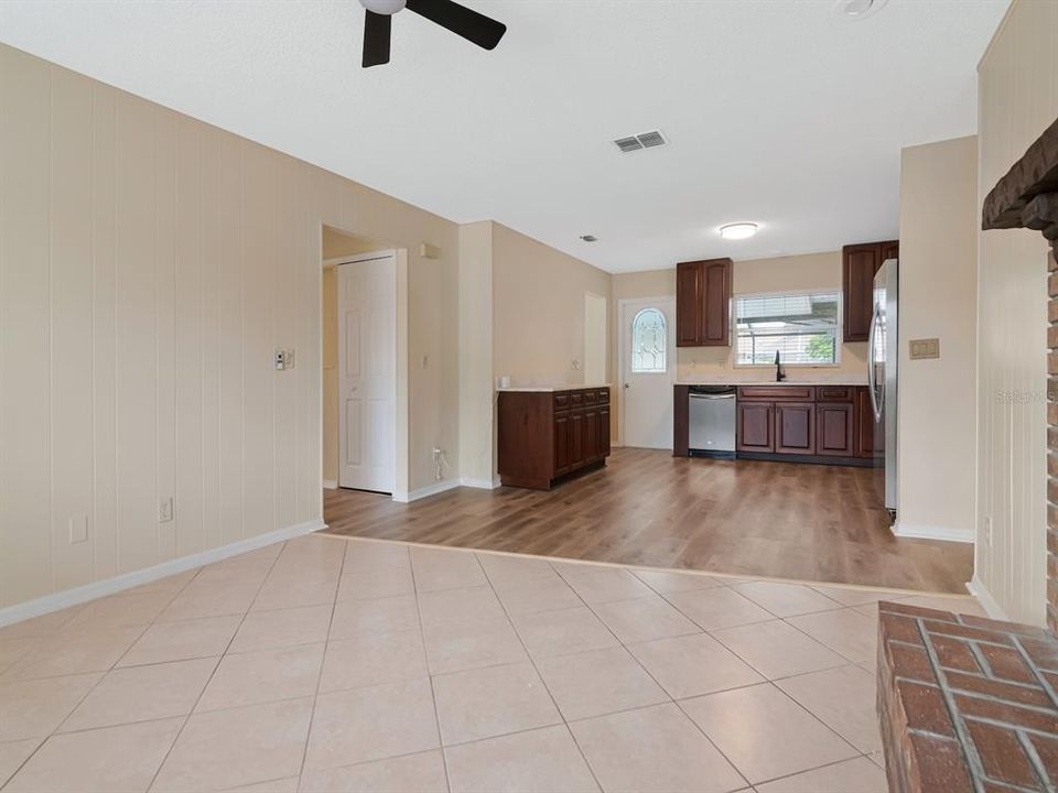 For Sale: $417,000 (4 beds, 2 baths, 1937 Square Feet)