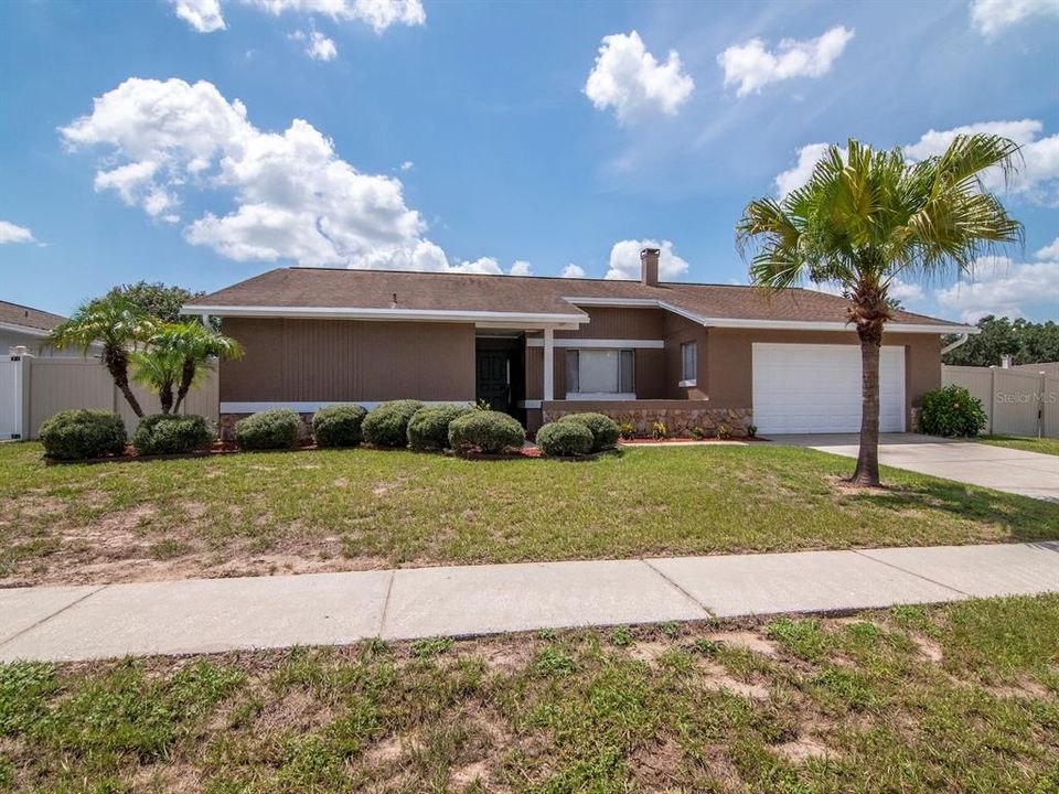 For Sale: $417,000 (4 beds, 2 baths, 1937 Square Feet)