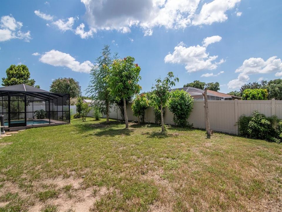 For Sale: $417,000 (4 beds, 2 baths, 1937 Square Feet)