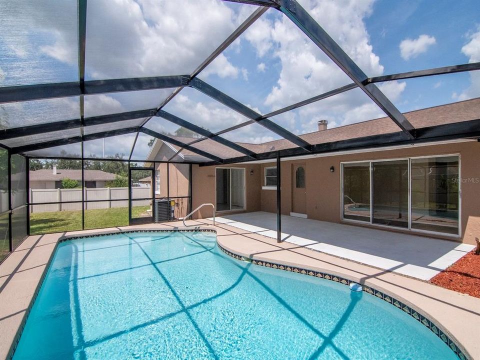 For Sale: $417,000 (4 beds, 2 baths, 1937 Square Feet)
