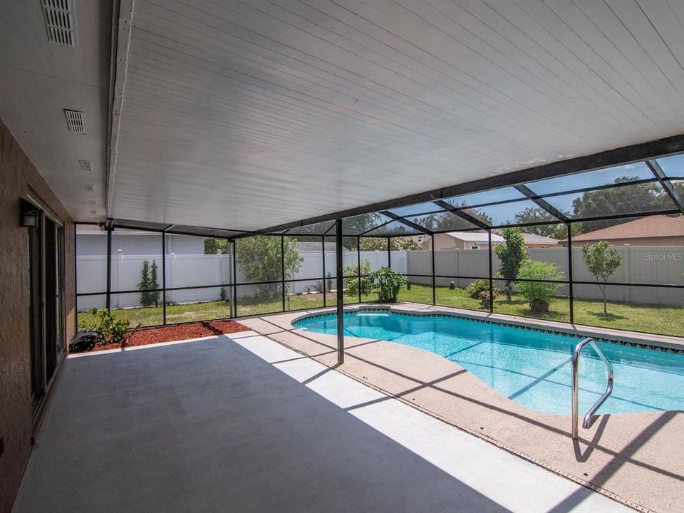 For Sale: $417,000 (4 beds, 2 baths, 1937 Square Feet)